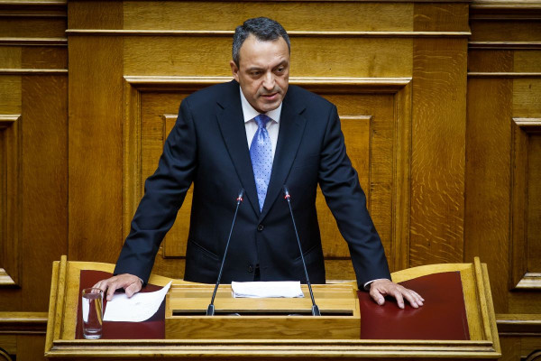 Σπαρτιάτες: Στο πλευρό του αστυνομικού που σκότωσε 20χρονο σε καταδίωξη