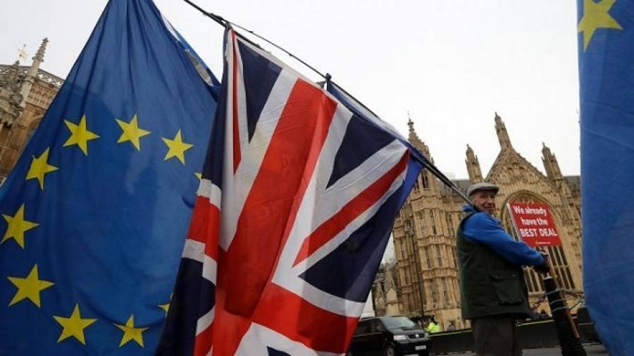 Δημοσκόπηση-Βρετανία: Το 52% θέλει δημοψήφισμα για Brexit - Προβάδισμα Τζόνσον