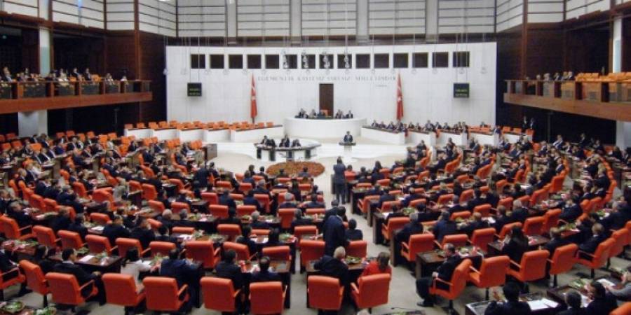 Τουρκία: «Ναι» του κοινοβουλίου σε παρεμβάσεις σε Συρία και Ιράκ