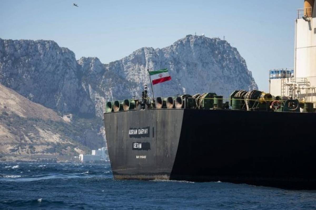 Spiegel: Πρόβλημα για την Ελλάδα το ιρανικό τάνκερ