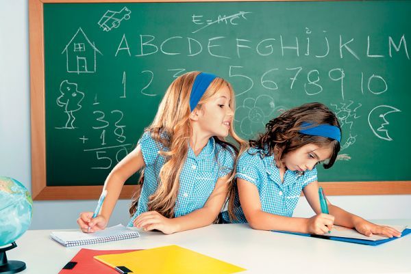 Με τρεις ΦΠΑ στην εκπαίδευση αντιμέτωποι οι γονείς