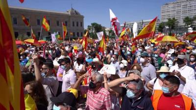 Διαδηλώσεις στην Μαδρίτη εναντίον της αποφυλάκισης Καταλανών ηγετών