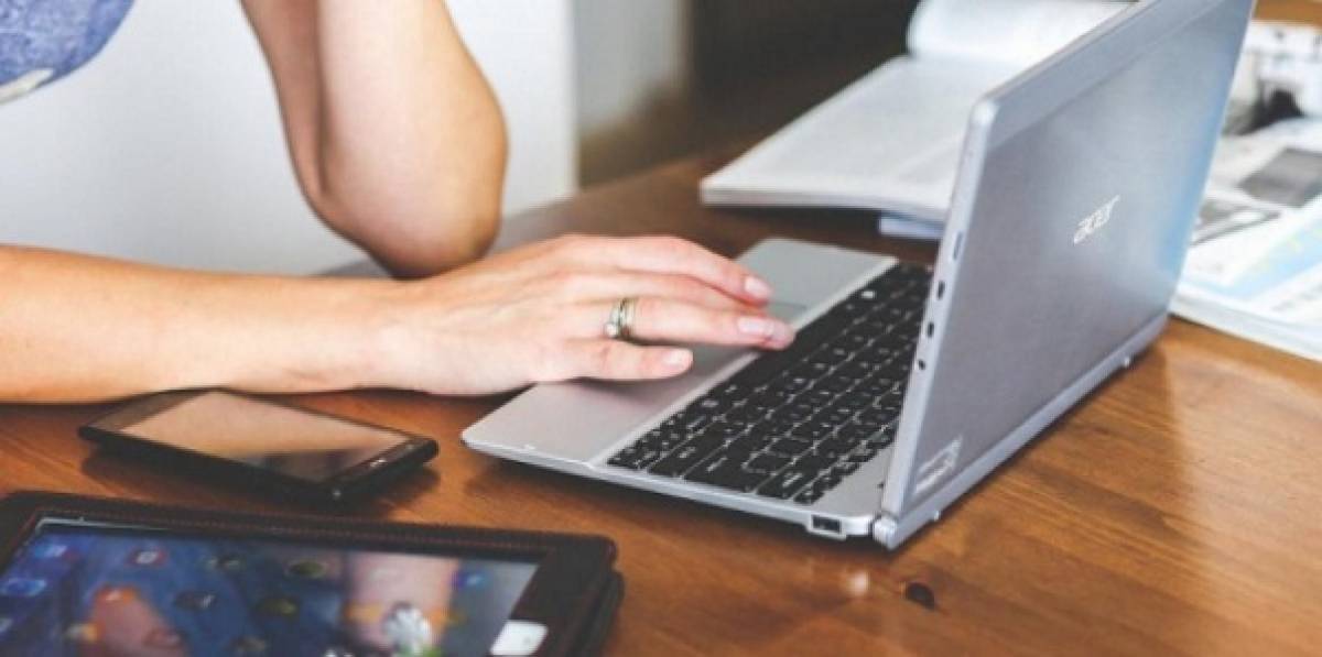Voucher 200 ευρώ: Επεκτείνεται σε 160.000 εκπαιδευτικούς- Όλα τα δεδομένα
