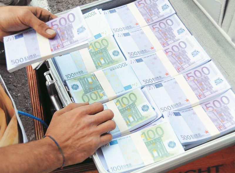 Ελληνες επιχειρηματίες αγοράζουν εταιρείες στο εξωτερικό για να σώσουν κεφάλαια