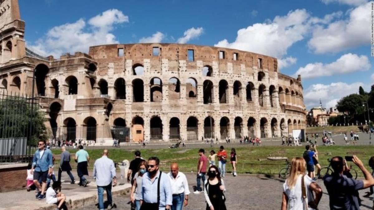 Ιταλία: Ενισχύονται τα περιοριστικά μέτρα-Στοπ στις νυχτερινές εξόδους σε παραλίες