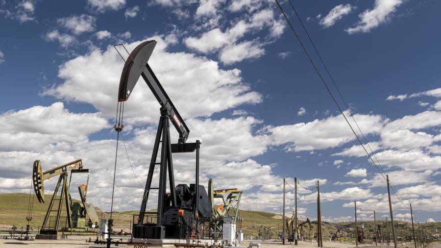 Υποχωρούν οι τιμές πετρελαίου και φυσικού αερίου- Περιορισμένη ζήτηση