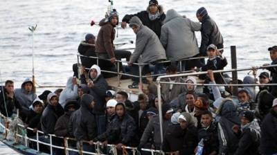 Le Monde: Οι διακινητές μεταναστών είναι συνήθως δημόσιοι υπάλληλοι