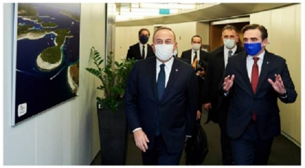 Μήνυμα Σχοινά σε Τσαβούσογλου: Είναι ώρα για θετικά βήματα