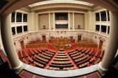 Reuters: Οι φόροι θα χτυπήσουν τους Έλληνες εκεί που πονάνε