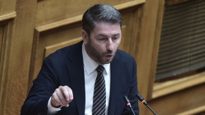 Ανδρουλάκης: Χειροκροτώντας τον Καραμανλή, είστε υπεύθυνοι για τις πράξεις του