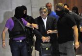 Στον ανακριτή ο Ν. Μιχαλολιάκος - «Μέσα» ο Λαγός, «έξω» οι άλλοι 3 χρυσαυγίτες βουλευτές
