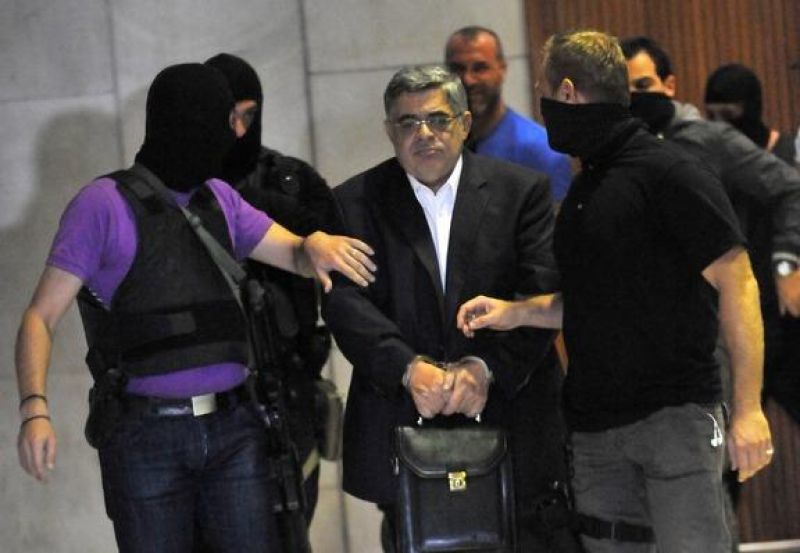 Στον ανακριτή ο Ν. Μιχαλολιάκος - «Μέσα» ο Λαγός, «έξω» οι άλλοι 3 χρυσαυγίτες βουλευτές