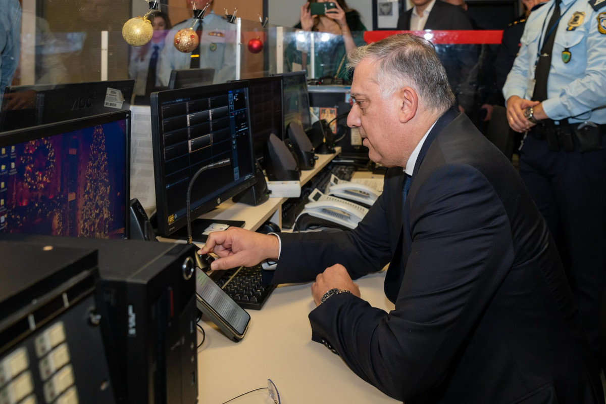 Θεοδωρικάκος: Άλλαξε χρόνο με αστυνομικούς της Άμεσης Δράσης- Το μήνυμα