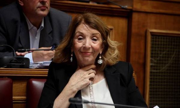 Με το... χρονόμετρο της Τασίας προσπαθούν να σώσουν τον Καμμένο