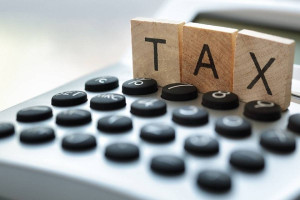 «Φουσκωμένες» οι φοροαπαλλαγές το 2023- Σκέψεις για... συμμάζεμα