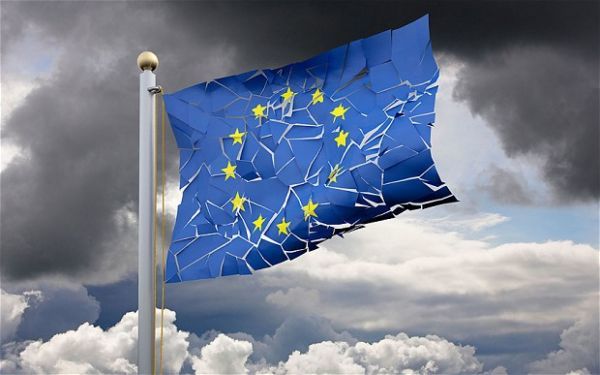 Νέα αναδιάρθρωση του ελληνικού χρέους βλέπει η Citigroup