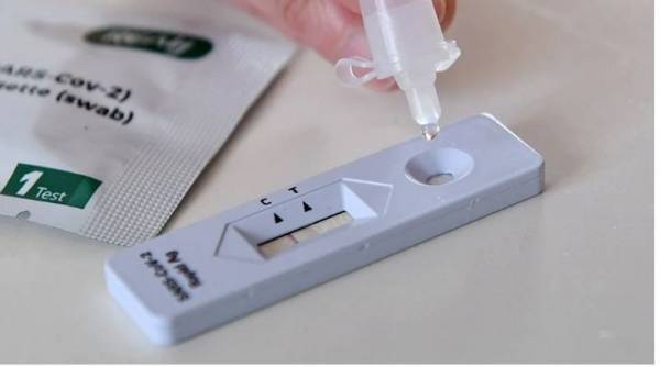 Σχολεία: 14.000 κρούσματα με το... καλημέρα στα self test μαθητών-καθηγητών