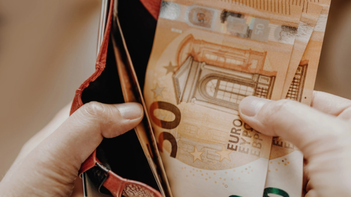 ΕΦΚΑ: Πότε πληρώνονται οι κύριες και επικουρικές συντάξεις του Αυγούστου