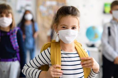 ΗΠΑ: Συνεχίζεται η χρήση μάσκας στα σχολεία φέτος