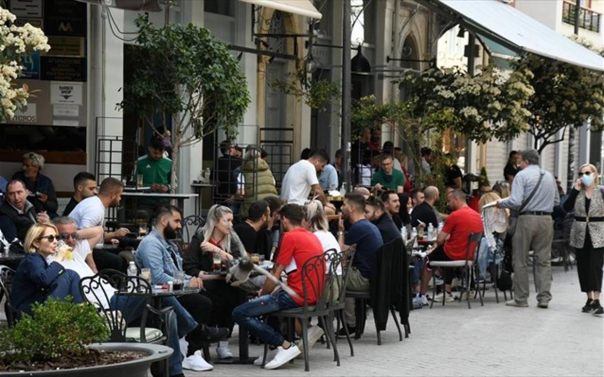 ΕΛΣΤΑΤ: Αύξηση 67,9% στον κύκλο εργασιών της εστίασης τον Μάιο