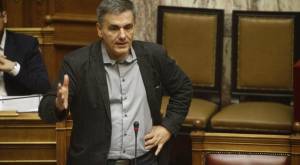 Ο Τσακαλώτος εξηγεί τον... διπλό προϋπολογισμό-Αισιοδοξία για τις συντάξεις