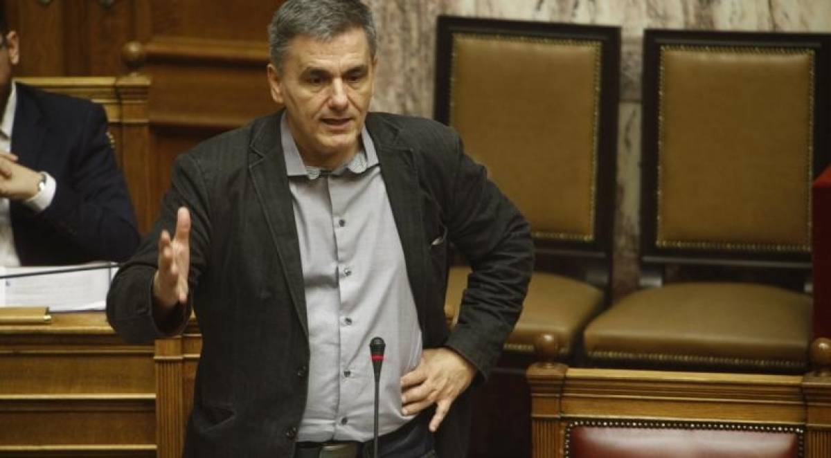 Ο Τσακαλώτος εξηγεί τον... διπλό προϋπολογισμό-Αισιοδοξία για τις συντάξεις