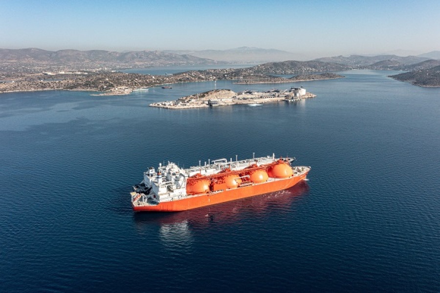 Εκφορτώνεται στη Ρεβυθούσα το πρώτο φορτίο LNG από τη Mytilineos