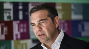 Τσίπρας: Όσο παραμένει ο Μητσοτάκης διασύρει τη χώρα διεθνώς