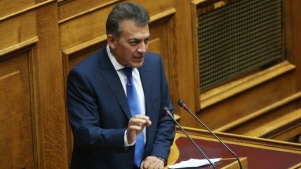 Βρούτσης: Δεν θα υπάρξει καμία μείωση στις συντάξεις