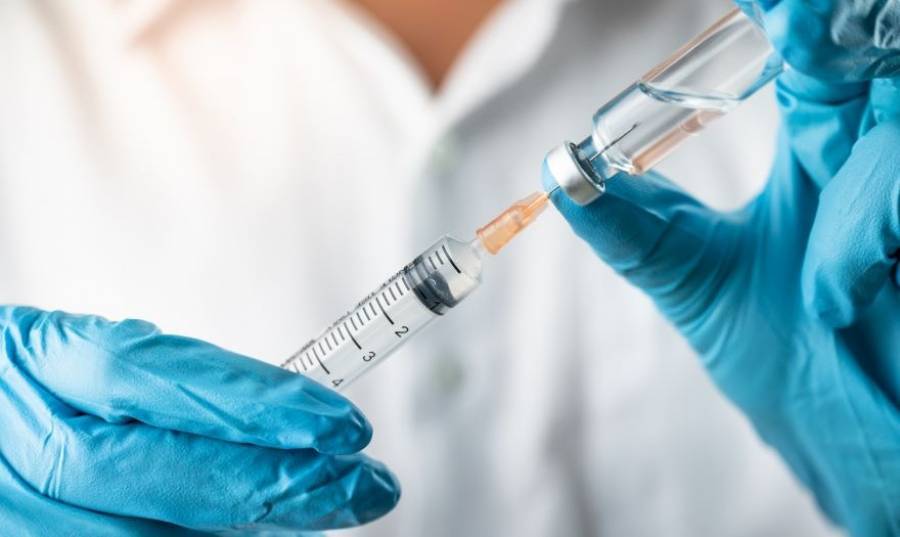Ο «πόλεμος» για τις προμήθειες εμβολίων και οι περιπλοκές 