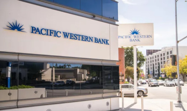 PacWest: Ανακάμπτει μετά τη μείωση μερίσματος-Άνοδος για τις περιφερειακές τράπεζες