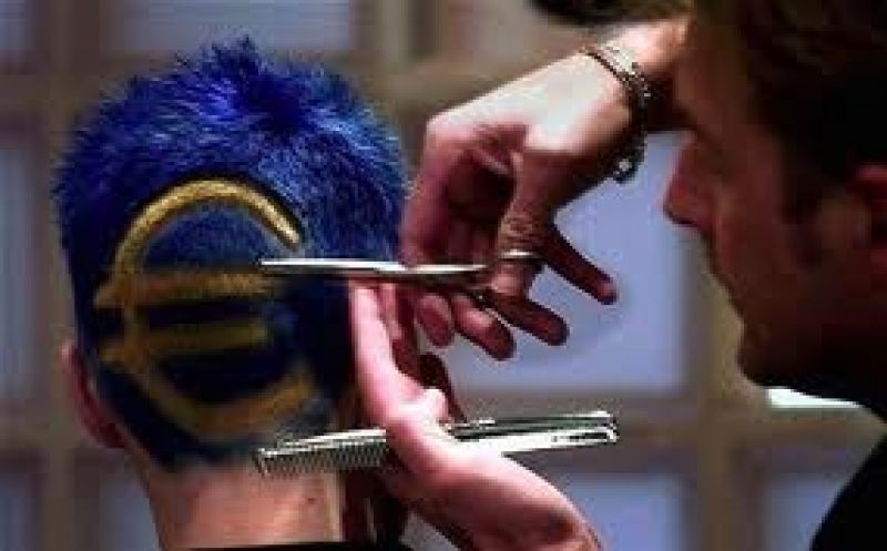 Το ΔΝΤ ζητεί από την Ευρώπη να κουρέψει το ελληνικό χρέος