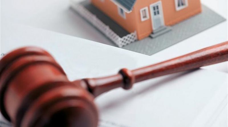 Την Πέμπτη στη Βουλή η ρύθμιση για τους πλειστηριασμούς