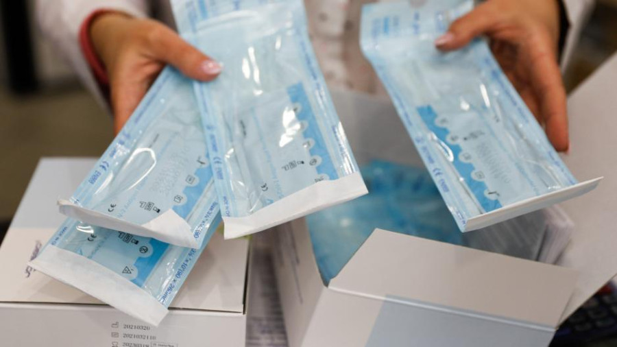 Κορονοϊός: Ακριβαίνουν κατά 6% self test, rapid test και PCR