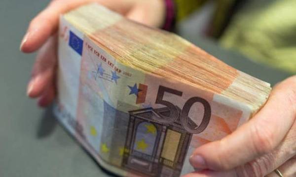 Αγώνας δρόμου για τα αναδρομικά των δημοσίων υπαλλήλων