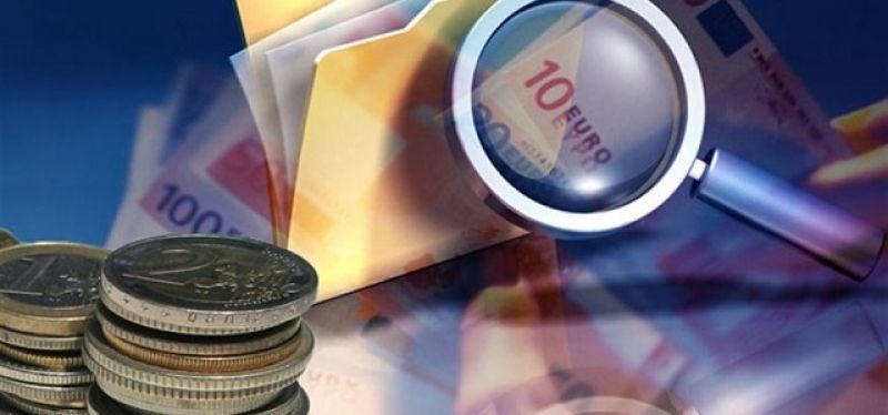 Moody's-JP Morgan: Οι εκροές φέρνουν πιο κοντά τo capital control