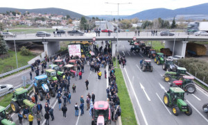 Από τα Τέμπη στα μπλόκα