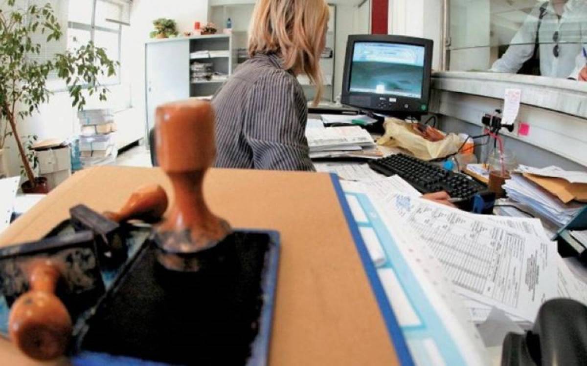 Κακοκαιρία: Σχόλασαν από τις 12.00 οι δημόσιοι υπάλληλοι