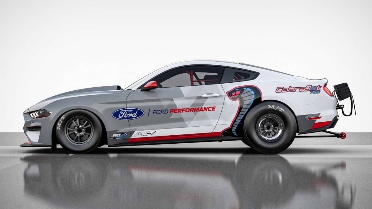 Η ηλεκτρική Mustang Cobra Jet 1400 «δαγκώνει» με 1400 ίππους (video)