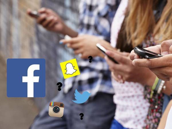 Οι μισοί Αμερικανοί έφηβοι «σνομπάρουν» το facebook
