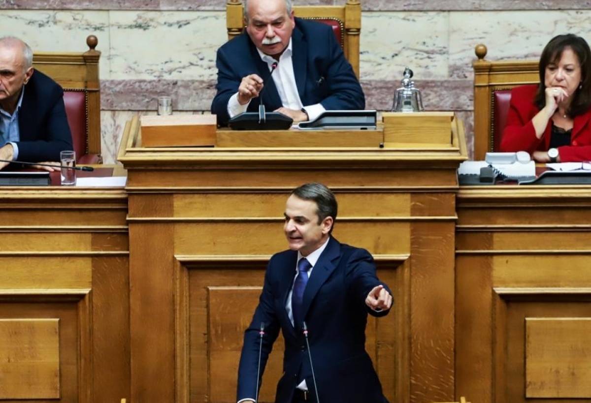 «Θερμό επεισόδιο» Βούτση-Μητσοτάκη στη Βουλή (video)
