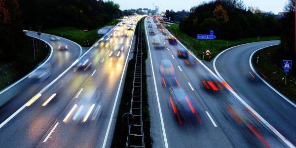 Η γερμανική αυτοκινητοβιομηχανία παρακολουθεί τις ζυμώσεις για τη νέα κυβέρνηση