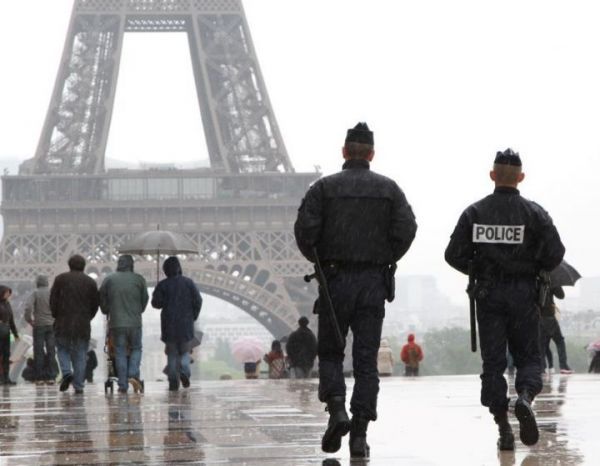 Παρίσι:Στα χέρια των γαλλικών αρχών ύποπτος για την επίθεση