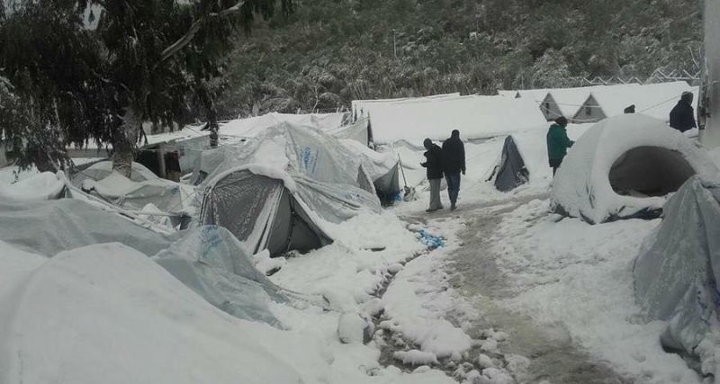 Κομισιόν: Ευθύνη της Ελλάδας οι κατάλληλες συνθήκες για τους πρόσφυγες