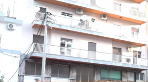 Τραγωδία στου Ζωγράφου: Αυτοκτόνησε ζευγάρι- Έπεσε από το μπαλκόνι
