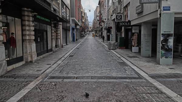 Επιφυλάξεις των ειδικών για τα επόμενα βήματα άρσης του lockdown