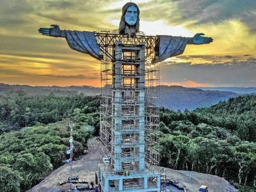 Βραζιλία: Χτίζεται νέο άγαλμα του Χριστού- Μεγαλύτερο από του Ρίο