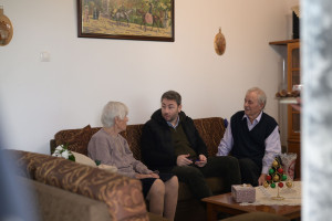 «Ευχαριστώ» Ανδρουλάκη στο ηλικιωμένο ζευγάρι που δώρισε €100.000 σε νοσοκομείο