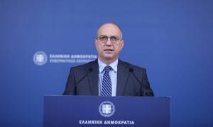 Ξεκάθαρη κυβερνητική «γραμμή»: Δεν εξετάζονται νέα μέτρα για τις γιορτές