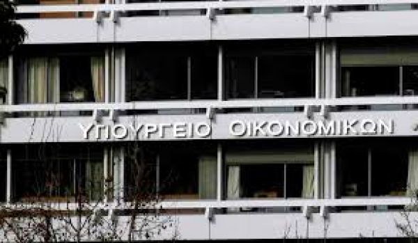 Διαψεύσεις υπ. Οικονομικών για σενάρια πρόωρων αυξήσεων φόρων
